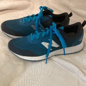 New Balance FreshFoam Arisha woman’s sneakers size 6 in good condition